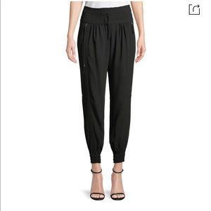 Halston heritage crepe black jogger pant size 4